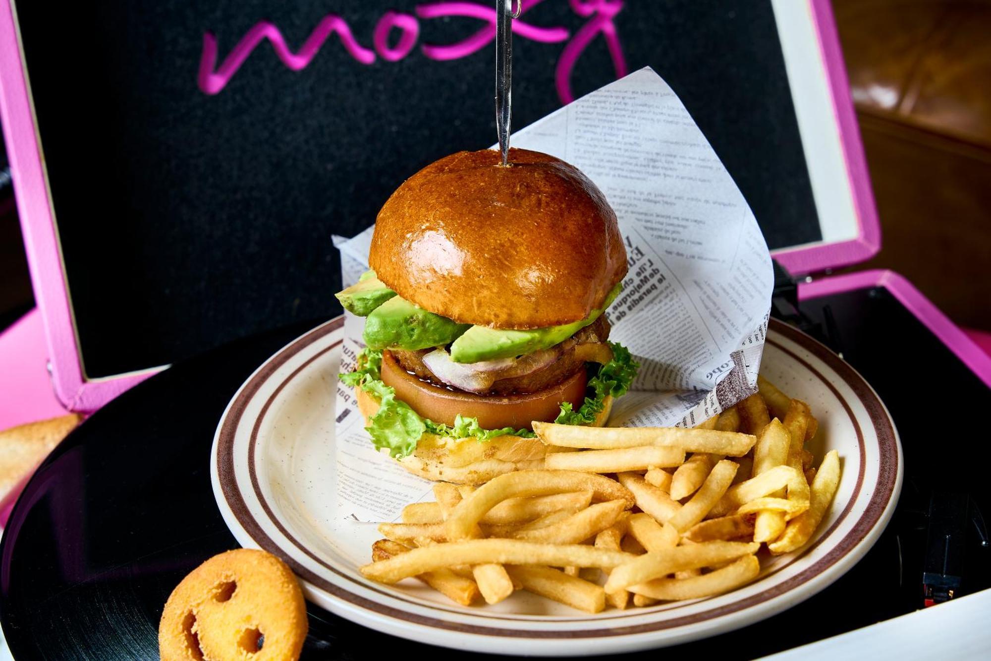 Moxy Honmachi By Marriott 4* Ōsaka